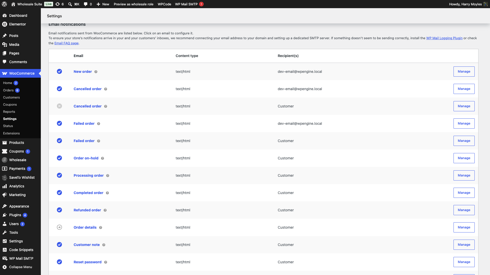 wholesale-suite-role-automation-emails-list - Wholesale Suite WooCommerce → Ustawienia → E-maile, pokazująca wpisy Uaktualnienie roli hurtowej i Obniżenie roli hurtowej