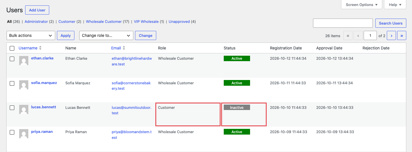 wholesale-suite-users-list-deactivated-inactive-status-demo - Wholesale Suite La liste des utilisateurs WordPress montrant le client désactivé avec le rôle Client et le statut Inactif mis en surbrillance